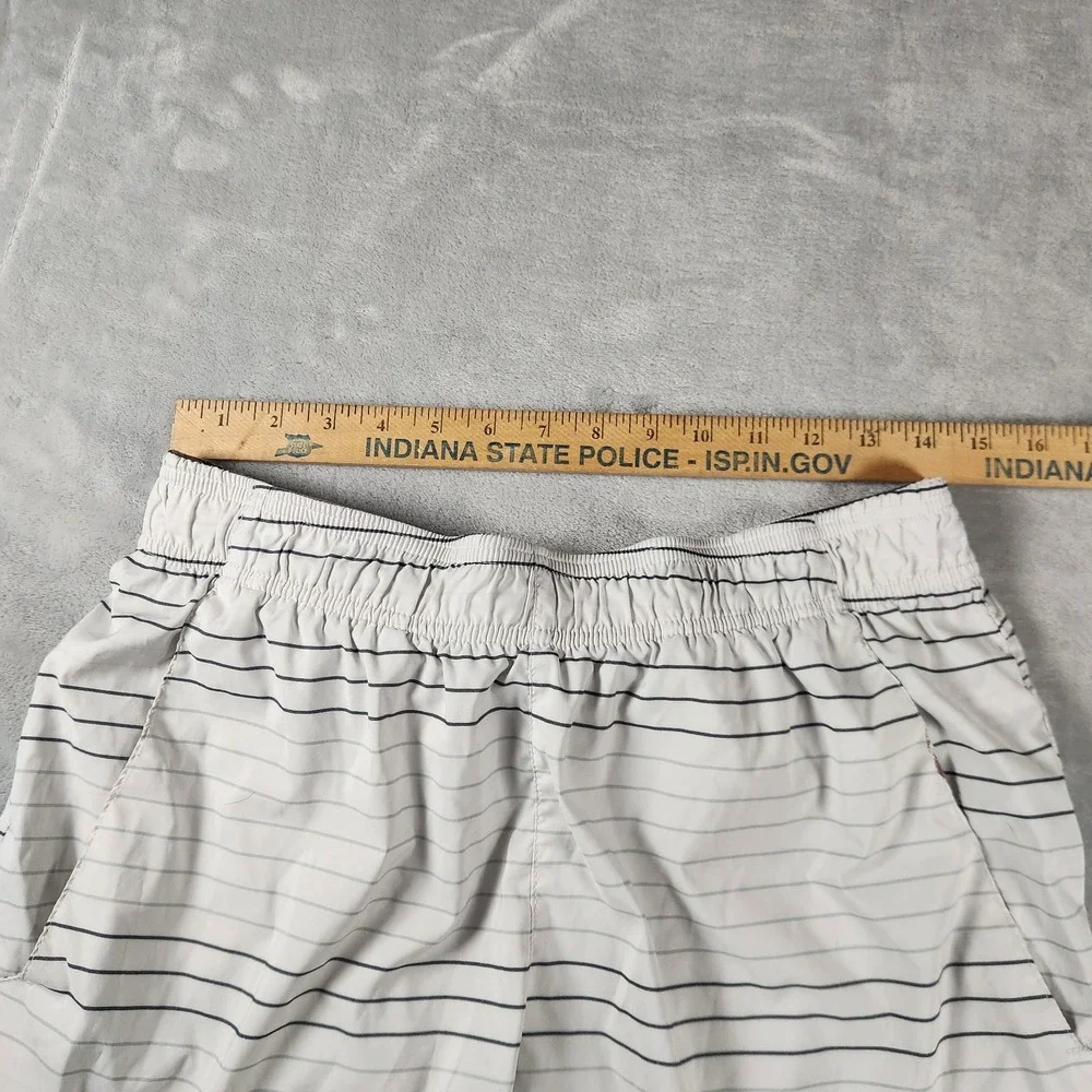 Nike Dri-FIT White Striped Athletic Training Gym Shorts Men's Size L Pockets